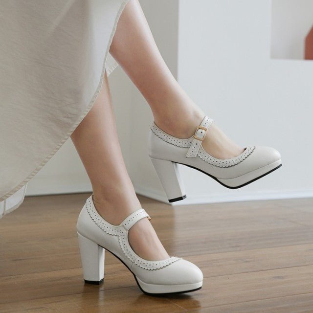 Années 50 Monochrome Chaussures À Talon Rétro Unies - Ma Penderie Vintage