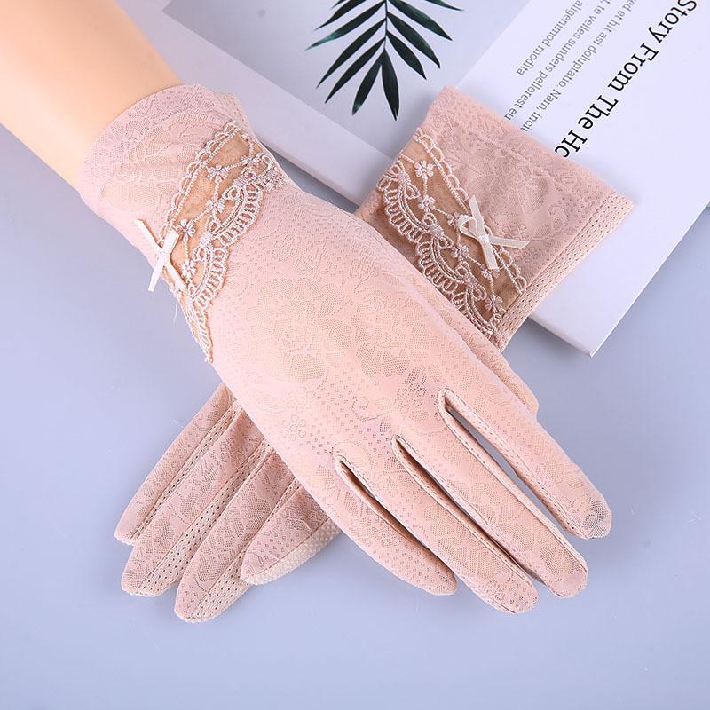 <tc>1950's</tc> Retro Pin Up Lace Gloves