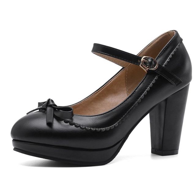 <tc>1950's</tc>  <tc>M</tc>onochrome Plain Retro Heeled Shoes