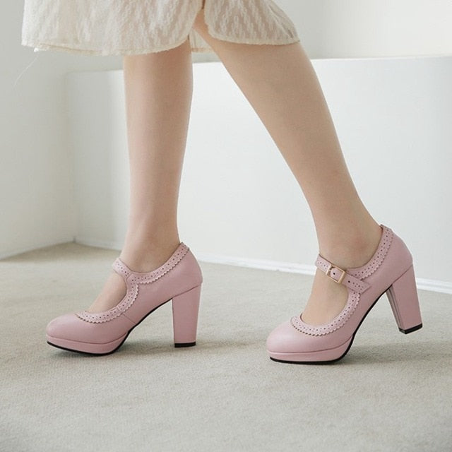 <tc>1950's</tc>  <tc>M</tc>onochrome Plain Retro Heeled Shoes